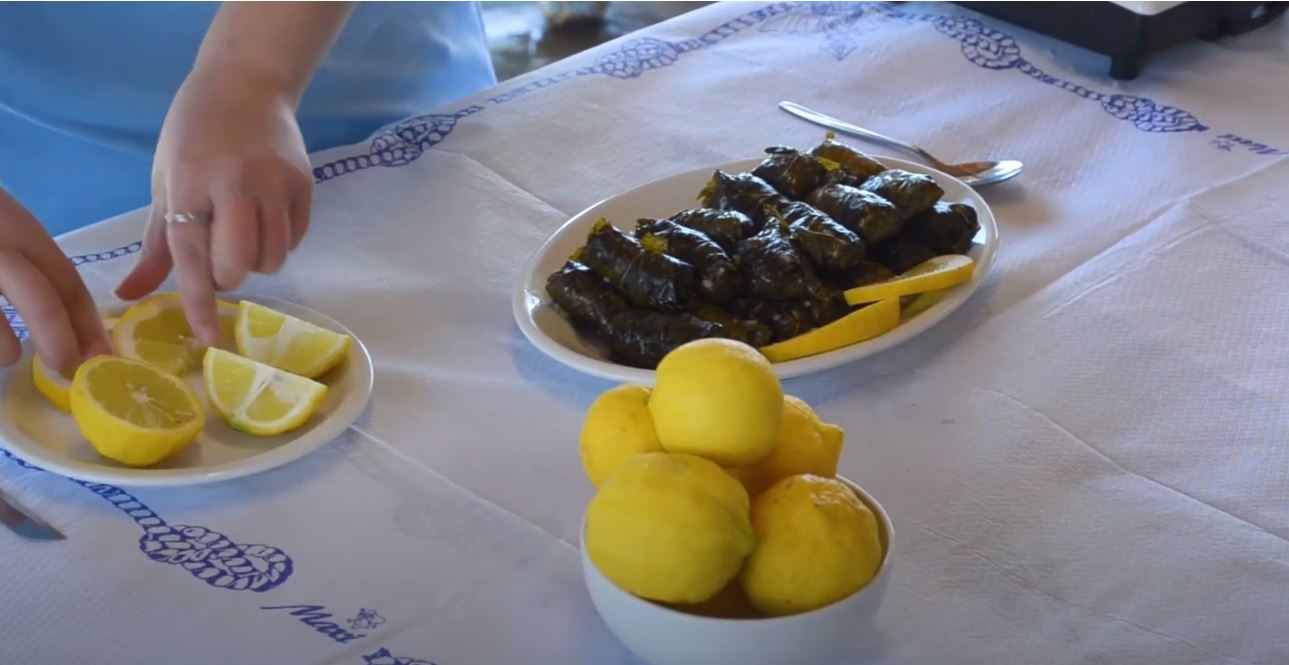 The Syros Project : Μαγειρεύοντας ντολμαδάκια στη Σύρο !