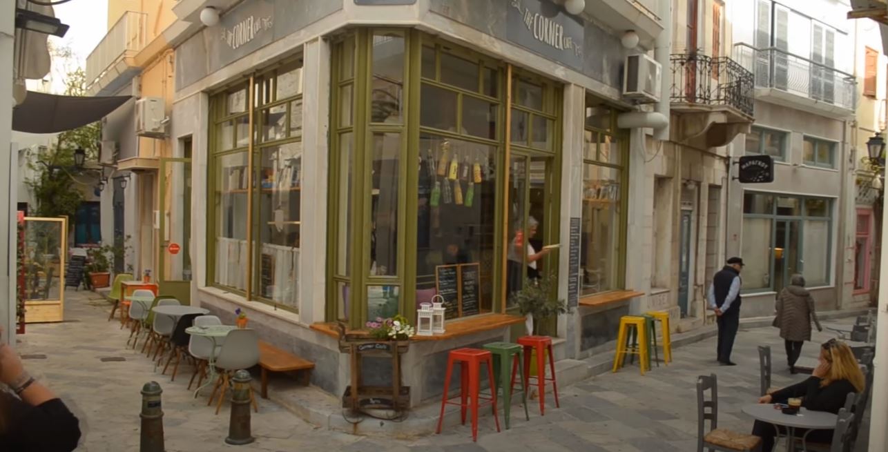 The Syros Project : Eating fast and gorgeous. Corner cafe in Ermoupolis !