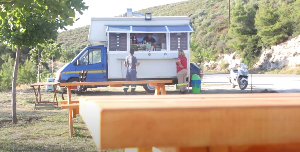 The Halkidiki Project : Eating fast and gorgeous. Kantina Ladokolla, street food!