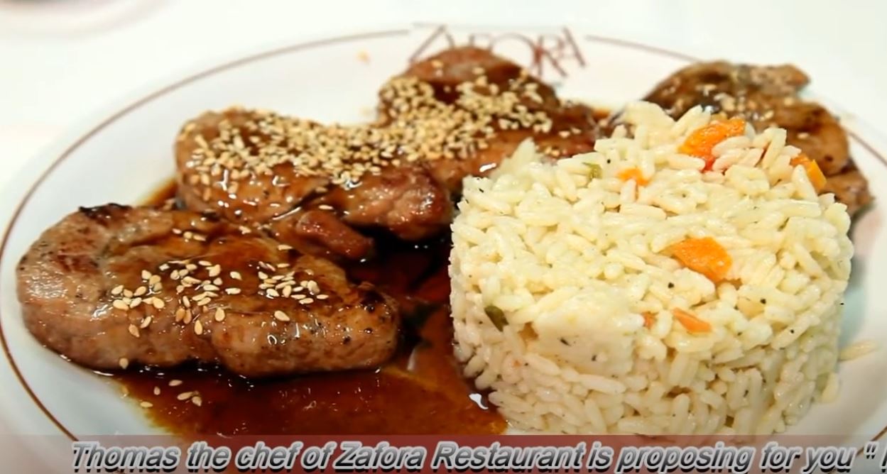 The Santorini Project : Μαγειρεύοντας χοιρινό ψαρονέφρι με μέλι και visanto στη Σαντορίνη !