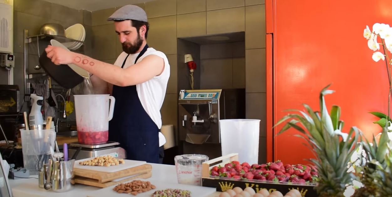 The Syros Project : Django Το σπιτικό παγωτό της Ερμούπολης !