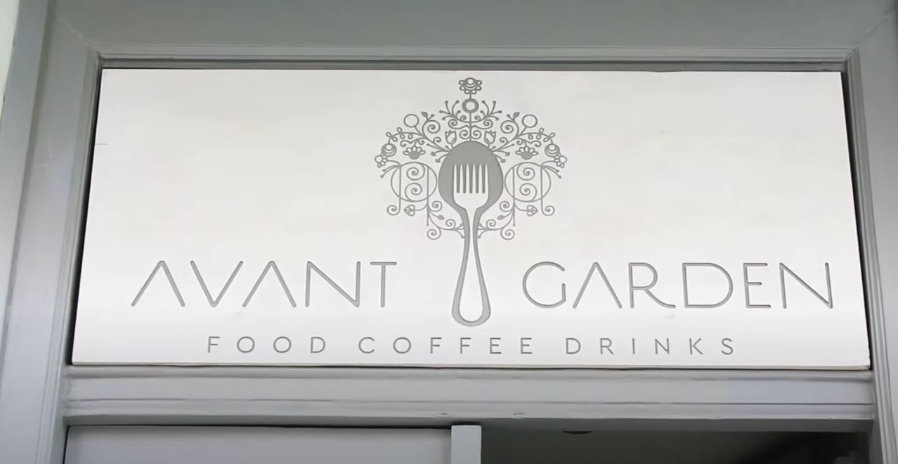 The Syros Project : Eating Places. Avant Garden !