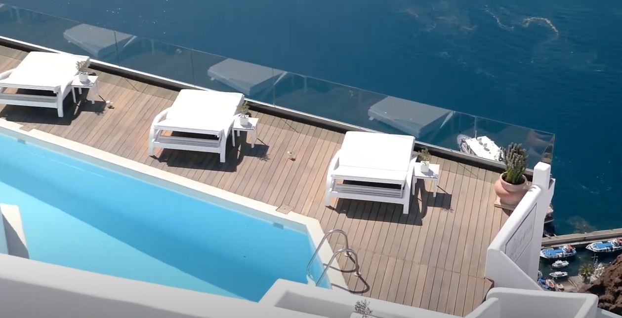 The Santorini Project: Ξενοδοχείο Athina Suites Fira στη Σαντορίνη!