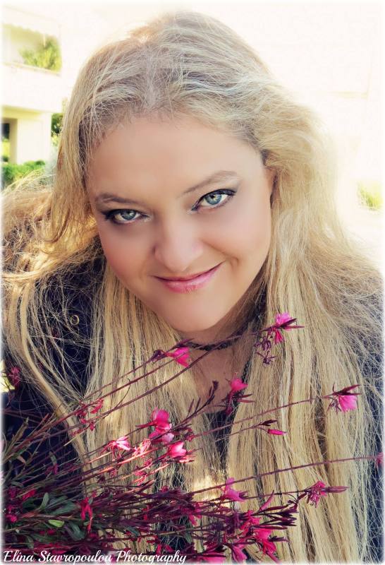 ΣΟΦΙΑ ΣΤΑΜΟΥ : Η πολυβραβευμένη εμπνεύστρια και leader του ACTION IN GREECE !