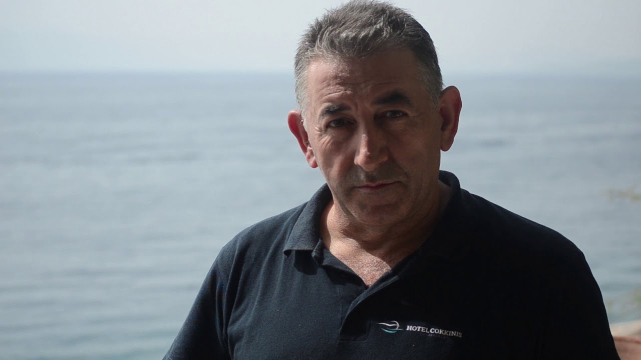 Action In Greece #Α-Ω #ΣΑΛΑΤΑ ΜΕ ΤΟ ΚΟΤΟΠΟΥΛΟ ΤΟΥ ΜΗΛΟΥ, ΧΑΡΟΥΠΙ ΚΑΙ ΜΑΥΡΗ ΤΡΟΥΦΑ!