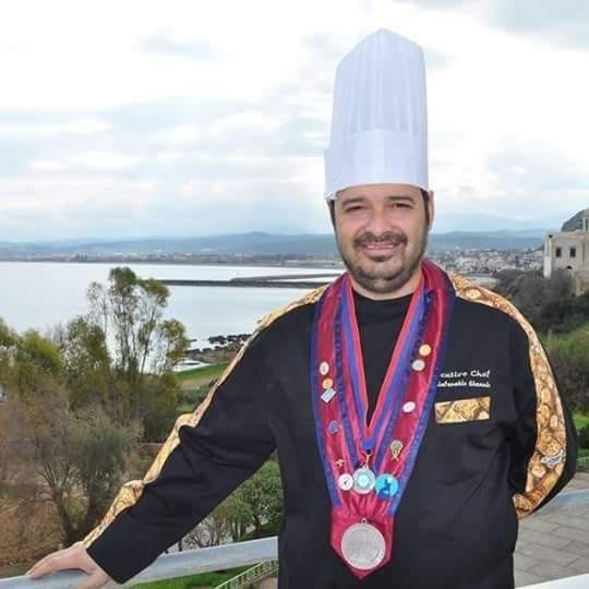 ΓΙΑΝΝΗΣ ΚΑΤΣΙΦΑΡΑΚΗΣ : ΔΙΟΙΚΗΤΙΚΟ ΜΕΛΟΣ ΤΗΣ ΛΕΣΧΗΣ ΑΡΧΙΜΑΓΕΙΡΩΝ ΚΡΗΤΗΣ – EXECUTIVE CHEF ΣΤΗΝ ΟΡΘΟΔΟΞΗ ΑΚΑΔΗΜΙΑ ΚΡΗΤΗΣ (ΟΑΚ)